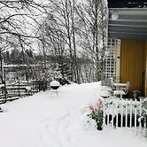 Apple Tree Cabin With River Views