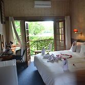 Sedia Riverside Hotel