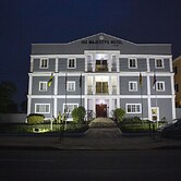 His Majesty's Hotel and Apartments