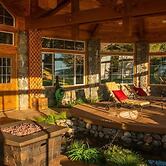 Lx28: Gold Beach Oceanfront Estate