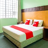 OYO 89408 Royal Hotel