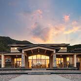 High Mountain Resort Shangri-la