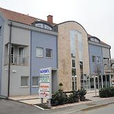 Apartments and Rooms Oliviers