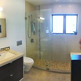 Modern In The Woodbury District 3 Bedroom Home by Redawning