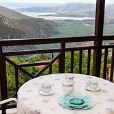 Apollon Stone Villa in Delphi