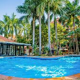 E-Outfitting Golden Country Hotel