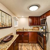 Manitou Springs Downtown Escape
