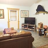 Three Bedroom, 2 Bath With Amazing Views From Balcony - Hidden Treasur