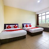 OYO 89585 Hotel Happy Inn