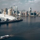 London Islandic One Excel - O2 - Parking