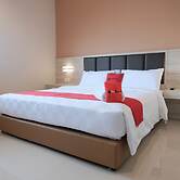 RedDoorz Plus near Ferry Terminal Batam Center
