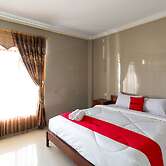 RedDoorz near Parangtritis Beach