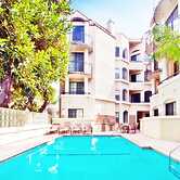 Luxury Suites - Heart of Beverly Hills