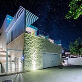 Luxury Villa Luna with Swimming Pool