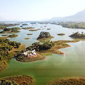 Sunset Nam Ngum tented resort