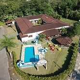 Francis Hotel Pousada