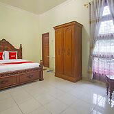 OYO 1804 Guest House Oema'h Opa