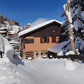 Hostal Xalet Refugi Pere Carné - Hostel