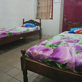 OYO Life 1972 Aman Family Inn Syariah