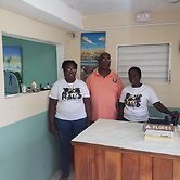 Pal's on the Beach - A Gold Standard Hotel