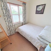 2-bedroom House Near Town With Superfast Wi-fi