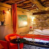 Antique Luxury Groundfloor Suite