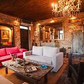 Antique Luxury Suite 65sq.m.