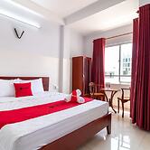 RedDoorz near Tran Nao Street