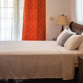 The Pub Comfort Suites