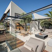 OPENNESS. House by the sea.