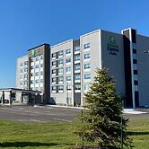 Holiday Inn Express & Suites Aurora by IHG
