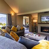 Distinctive Mountain View Spacious Home