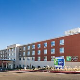 Holiday Inn Express & Suites Bend South by IHG