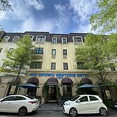 Hue Crown Boutique Hotel