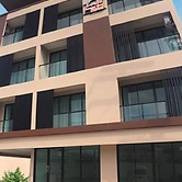 Louis' Runway View Hotel