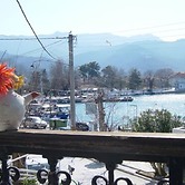 Captain's Beach Apartments