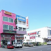 SPOT ON 89796 D'noor Budget Inn