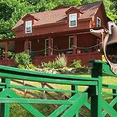 Mountain Harbour B&B and Hiker Hostel