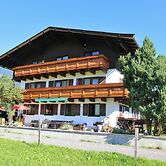 Spacious Apartment near Ski Trail in Maishofen