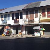 Ba'mi thakhek hostel