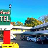 Motel Edgebrook Chicago North Shore by OYO