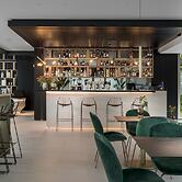 We Me Suite Hotel