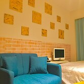 Local Nishijin Apartment