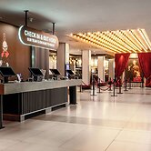 Radisson RED Hotel London Heathrow