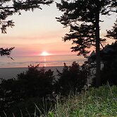 Tyee Lodge Oceanfront B&B