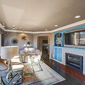 3bdmid-century Modernhot Tub, Grill, Close to DT