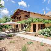 Spacious Farmhouse With Pool