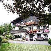 Cozy Apartment in Niedernsill With Garden