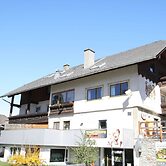 Apartment in Sankt Michael Near Ski Slopes