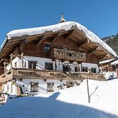 Apartment Leogang Near Ski Slopes